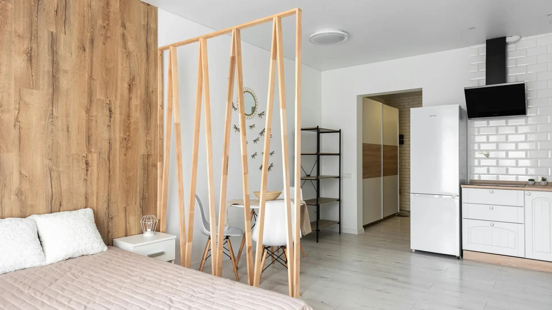 Salle de bain contemporaine en bois